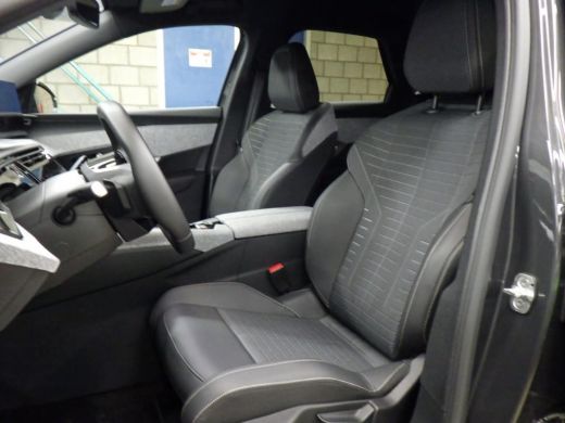 Peugeot e-3008 Allure 73 kWh | Automaat | Navigatie | Camera | Fase 3 | 1.100km | Nieuw model | Apple carplay | ActivLease financial lease