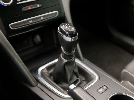 Renault Mégane Estate 1.2 TCe Limited Sport (VIRTUAL COCKPIT, APPLE CARPLAY, NAVIGATIE, CLIMATE, SPORTSTOELEN, GETINT G... ActivLease financial lease