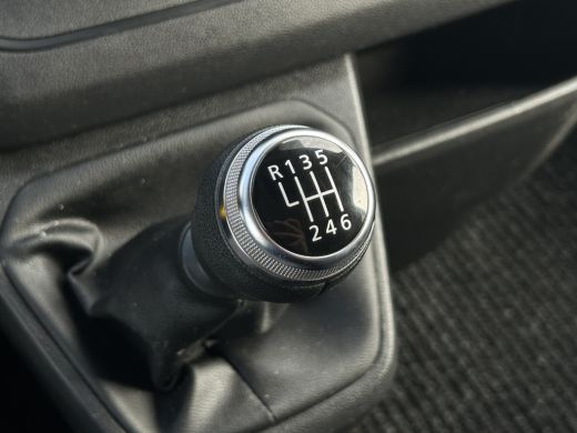 Renault Trafic 2.0 dCi WORK EDITION / L2H1 / 1e EIG. / 75.372 KM!! / AIRCO / CRUISE / NAVI / BLUETOOTH / TREKHAA... ActivLease financial lease