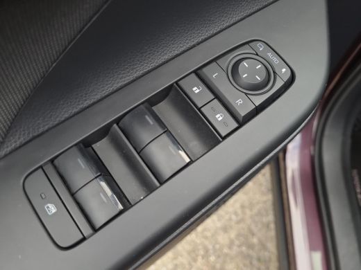 Toyota C-HR 1.8 Hybrid 140 Dynamic | Apple CarPlay | Navigatie | Blindspot | Rijklaarprijs incl garantie | ActivLease financial lease