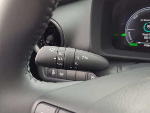 Toyota C-HR 1.8 Hybrid 140 Dynamic | Apple CarPlay | Navigatie | Blindspot | Rijklaarprijs incl garantie | ActivLease financial lease