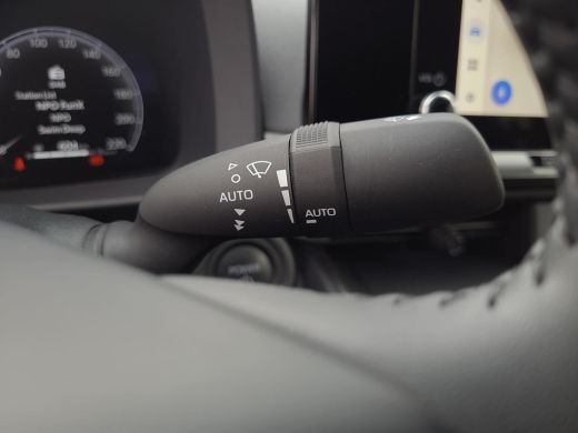 Toyota C-HR 1.8 Hybrid 140 Dynamic | Apple CarPlay | Navigatie | Blindspot | Rijklaarprijs incl garantie | ActivLease financial lease