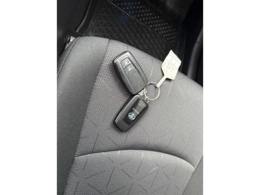 Toyota RAV4 2.5 Hybrid AWD Active Led Navi Trekhaak 1650 KG ActivLease financial lease