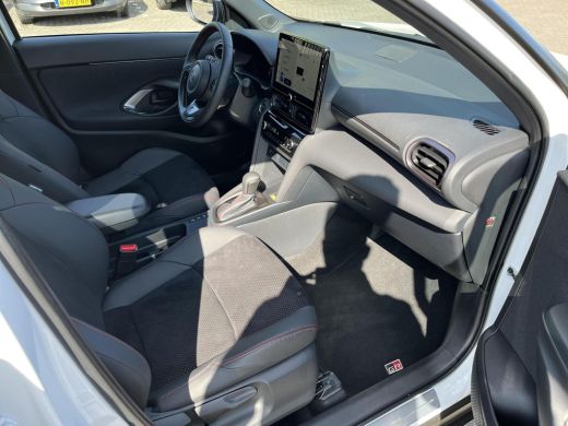 Toyota Yaris Cross 1.5 Hybrid 130 GR Sport | Navigatie | Apple CarPlay/Android auto | Elektrische achterklep ActivLease financial lease