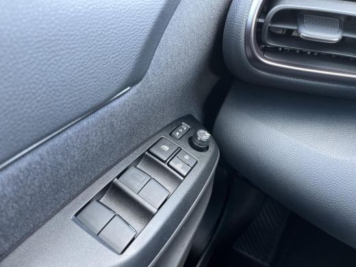 Toyota Yaris Cross 1.5 Hybrid 130 GR Sport | Navigatie | Apple CarPlay/Android auto | Elektrische achterklep ActivLease financial lease