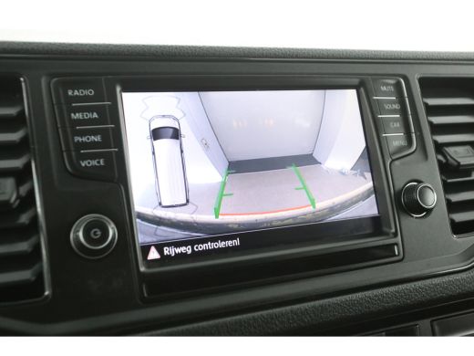 Volkswagen Crafter 35 2.0 TDI L3H3 | Laadlift | Airco | Camera | Cruise | Carplay | Parkeersensoren ActivLease financial lease