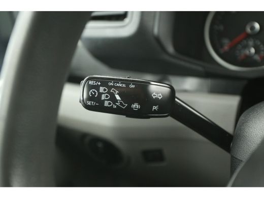 Volkswagen Crafter 35 2.0 TDI L3H3 | Laadlift | Airco | Camera | Cruise | Carplay | Parkeersensoren ActivLease financial lease