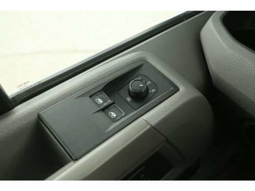 Volkswagen Crafter 35 2.0 TDI L3H3 | Laadlift | Airco | Camera | Cruise | Carplay | Parkeersensoren ActivLease financial lease