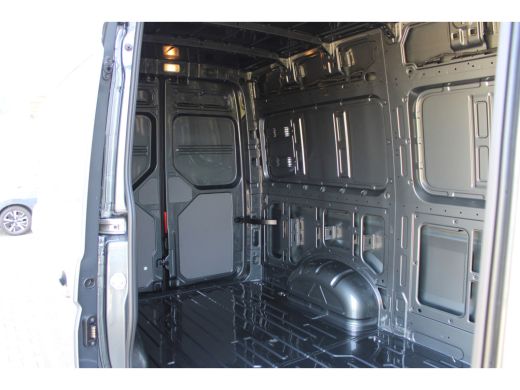 Volkswagen Crafter 35 2.0 TDI L3H3 Exclusive BPM Vrij | 177 pk | ACC | Navigatie | Digtiale Cockpit | Diefstalalarm ... ActivLease financial lease