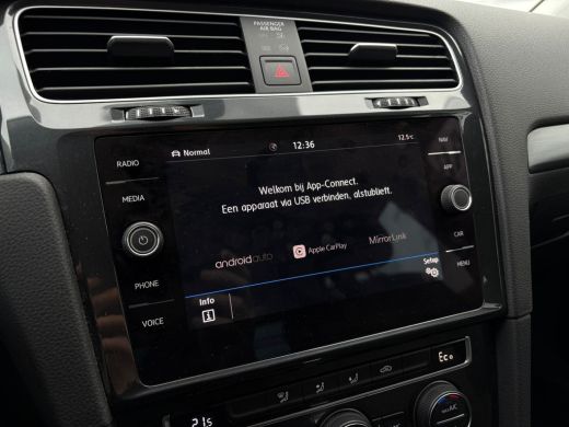 Volkswagen e-Golf E-DITION 136 pk | SoH 91% | Apple Carplay | Cruise controle | Navigatie | Led koplampen | Parkeer... ActivLease financial lease