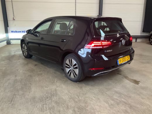 Volkswagen e-Golf E-DITION 136 pk | Cruise controle | Navigatie | Led koplampen | Parkeer sensoren | ActivLease financial lease