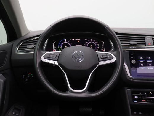 Volkswagen Tiguan 1.4 TSI eHybrid Elegance 245PK DSG Pano-Schuifdak, Matrix Led, Adaptive Cruise Control, Achteruit... ActivLease financial lease