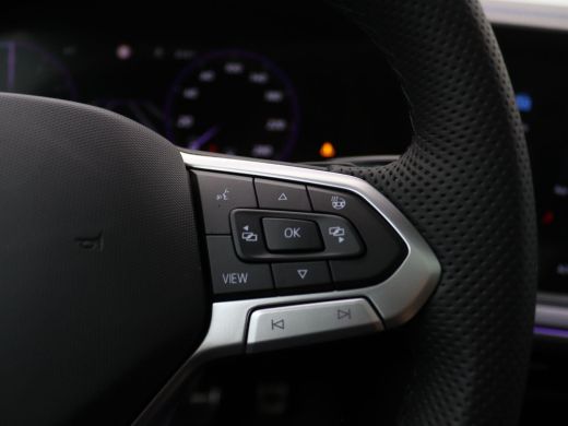 Volkswagen Touareg 3.0 TSi eHybrid 4MOTION R Edition 463PK DSG Pano-Schuifdak, Puglia Leder, 360gr. Camera, Stoelver... ActivLease financial lease