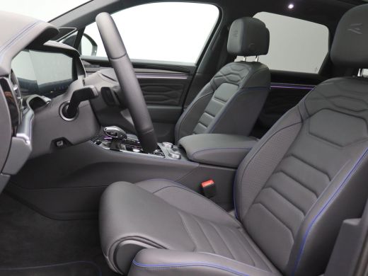 Volkswagen Touareg 3.0 TSi eHybrid 4MOTION R Edition 463PK DSG Pano-Schuifdak, Puglia Leder, 360gr. Camera, Stoelver... ActivLease financial lease