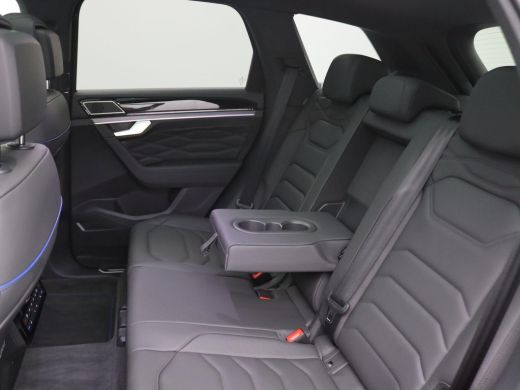 Volkswagen Touareg 3.0 TSi eHybrid 4MOTION R Edition 463PK DSG Pano-Schuifdak, Puglia Leder, 360gr. Camera, Stoelver... ActivLease financial lease