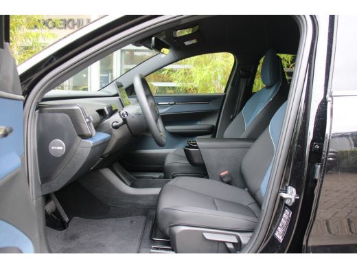 Volvo  EX30 Single Motor Extended Range Plus 69 kWh | Stuur/stoelverwarming | Getint glas | 19" Velgen | Harm... ActivLease financial lease