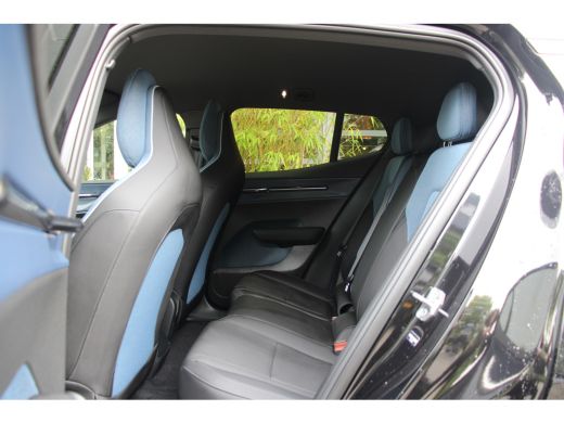 Volvo  EX30 Single Motor Extended Range Plus 69 kWh | Stuur/stoelverwarming | Getint glas | 19" Velgen | Harm... ActivLease financial lease