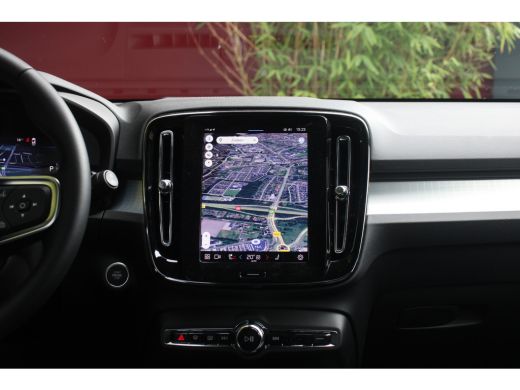 Volvo  XC40 2.0 B4 Plus Dark | Trekhaak | Camera | Harman/Kardon | Pilot Assist ActivLease financial lease