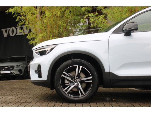 Volvo  XC40 2.0 B4 Plus Dark | Trekhaak | Camera | Harman/Kardon | Pilot Assist ActivLease financial lease