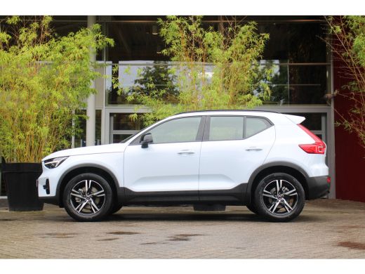 Volvo  XC40 2.0 B4 Plus Dark | Trekhaak | Camera | Harman/Kardon | Pilot Assist ActivLease financial lease