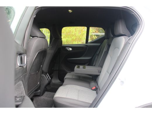 Volvo  XC40 2.0 B4 Plus Dark | Trekhaak | Camera | Harman/Kardon | Pilot Assist ActivLease financial lease