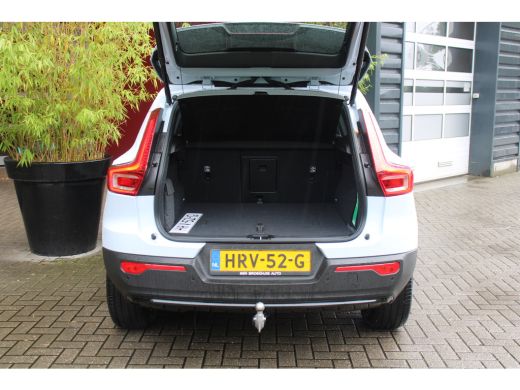 Volvo  XC40 2.0 B4 Plus Dark | Trekhaak | Camera | Harman/Kardon | Pilot Assist ActivLease financial lease