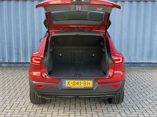 Volvo  XC40 Recharge P8 AWD R-Design Trekhaak wegklapbaar | Panoramisch schuif/kanteldak | 19" LM velgen | Ge... ActivLease financial lease