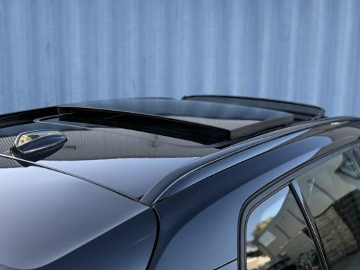 Volvo  XC40 Recharge P8 AWD R-Design Trekhaak wegklapbaar | Panoramisch schuif/kanteldak | 19" LM velgen | Ge... ActivLease financial lease