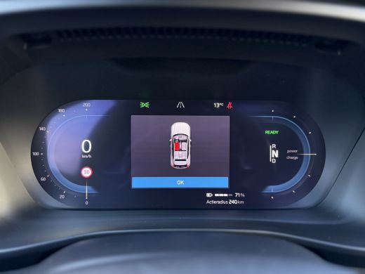 Volvo  XC40 Recharge P8 AWD R-Design Trekhaak wegklapbaar | Panoramisch schuif/kanteldak | 19" LM velgen | Ge... ActivLease financial lease