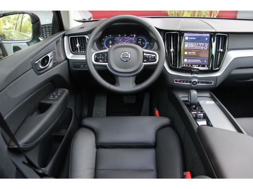 Volvo  XC60 2.0 T6 Plug-in hybrid AWD Ultra Dark | Luchtvering | Trekhaak | Panoramadak | Pilot Assist | Harm... ActivLease financial lease