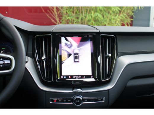 Volvo  XC60 2.0 T6 Plug-in hybrid AWD Ultra Dark | Luchtvering | Trekhaak | Panoramadak | Pilot Assist | Harm... ActivLease financial lease