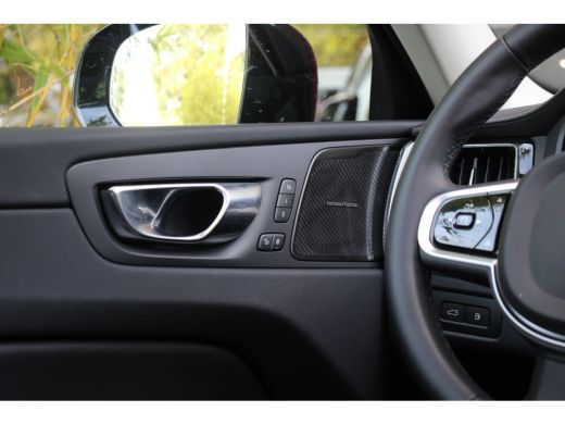 Volvo  XC60 2.0 T6 Plug-in hybrid AWD Ultra Dark | Luchtvering | Trekhaak | Panoramadak | Pilot Assist | Harm... ActivLease financial lease