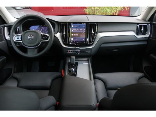 Volvo  XC60 2.0 T6 Plug-in hybrid AWD Ultra Dark | Luchtvering | Trekhaak | Panoramadak | Pilot Assist | Harm... ActivLease financial lease