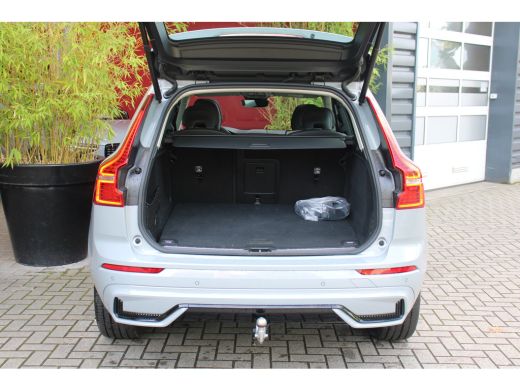 Volvo  XC60 2.0 T6 Plug-in hybrid AWD Ultra Dark | Luchtvering | Trekhaak | Panoramadak | Pilot Assist | Harm... ActivLease financial lease