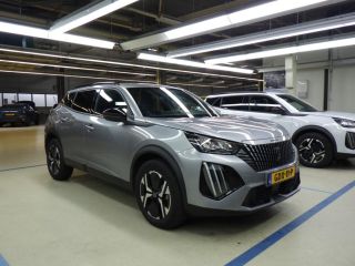 Peugeot 2008 1.2 PureTech 100 Allure | Navigatie | Camera | Nieuw model | 16.500km | Apple carplay | Adaptieve...