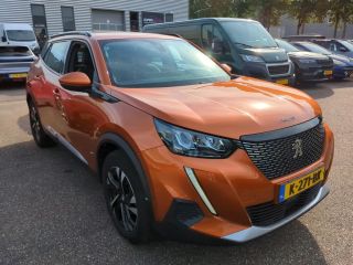 Peugeot 2008 1.2 PureTech Allure | Automaat | Navigatie | Camera | Trekhaak | 3D Instrumentenpaneel | Apple ca...