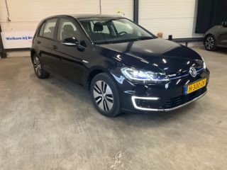 Volkswagen e-Golf E-DITION 136 pk | Cruise controle | Navigatie | Led koplampen | Parkeer sensoren |