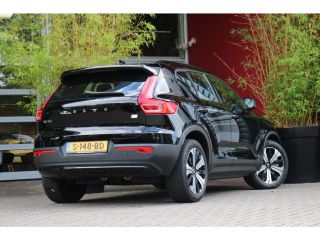 Volvo  XC40 Recharge Core 70 kWh | Trekhaak | Camera | Stuur/stoelverwarming