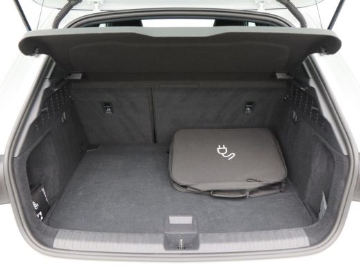 Audi A3 Sportback 40 TFSi e 204 Pk Automaat S-Line | Full LED | 18 Inch | Adaptive Cruise | App Connect |... ActivLease financial lease