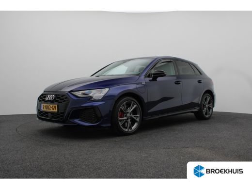 Audi A3 Sportback 45 TFSI e S edition Competition | Achterbank in delen neerklapbaar | Achteruitrijcamera... Audi A3 Sportback 45 TFSI e S edition Competition | Achterbank in delen neerklapbaar | Achteruitrijcamera...