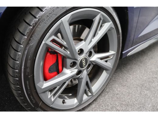 Audi A3 Sportback 45 TFSI e S edition Competition | Achterbank in delen neerklapbaar | Achteruitrijcamera... ActivLease financial lease