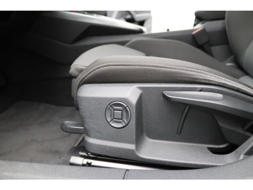 Audi A3 Sportback 45 TFSI e S edition Competition | Achterbank in delen neerklapbaar | Achteruitrijcamera... ActivLease financial lease