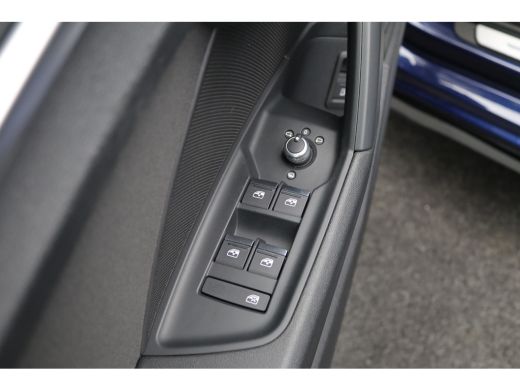 Audi A3 Sportback 45 TFSI e S edition Competition | Achterbank in delen neerklapbaar | Achteruitrijcamera... ActivLease financial lease