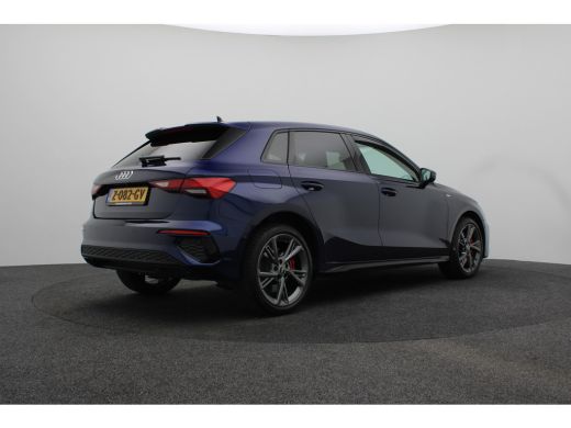 Audi A3 Sportback 45 TFSI e S edition Competition | Achterbank in delen neerklapbaar | Achteruitrijcamera... ActivLease financial lease