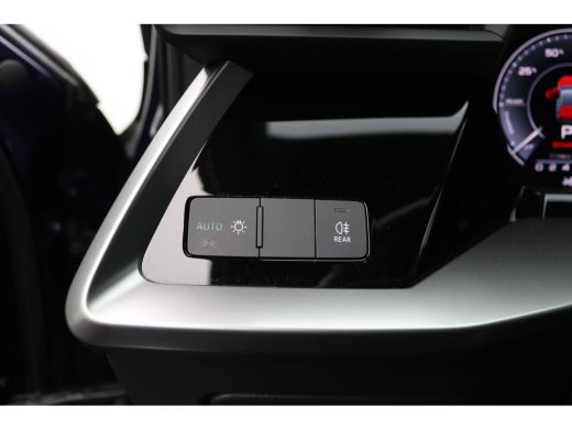 Audi A3 Sportback 45 TFSI e S edition Competition | Achterbank in delen neerklapbaar | Achteruitrijcamera... ActivLease financial lease