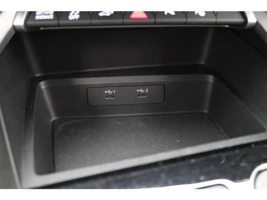 Audi A3 Sportback 45 TFSI e S edition Competition | Achterbank in delen neerklapbaar | Achteruitrijcamera... ActivLease financial lease