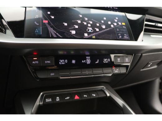 Audi A3 Sportback 45 TFSI e S edition Competition | Achterbank in delen neerklapbaar | Achteruitrijcamera... ActivLease financial lease