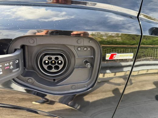 Audi Q3 45 TFSI e S edition | Achteruitrijcamera | Apple Carplay/Android Auto|telefoonintegratie premium ... ActivLease financial lease