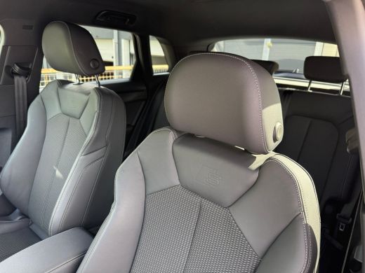 Audi Q3 45 TFSI e S edition | Achteruitrijcamera | Apple Carplay/Android Auto|telefoonintegratie premium ... ActivLease financial lease