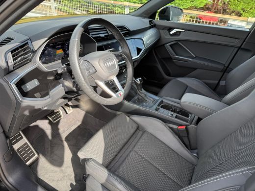 Audi Q3 45 TFSI e S edition | Achteruitrijcamera | Apple Carplay/Android Auto|telefoonintegratie premium ... ActivLease financial lease
